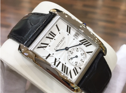為什么卡地亞手表要進(jìn)行洗油保養(yǎng)？（卡地亞手表洗油保養(yǎng)的原因）