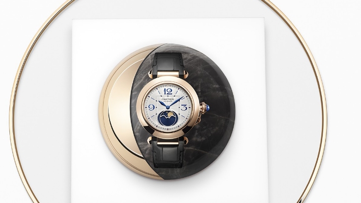 這只卡地亞全新月相表，氣質(zhì)拿捏了（圖）