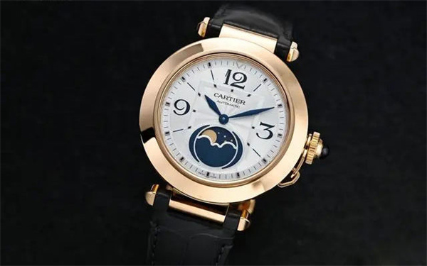 卡地亞腕表鏡面出現(xiàn)裂痕如何處理（圖）